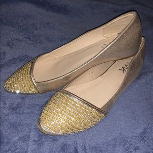Gold flats